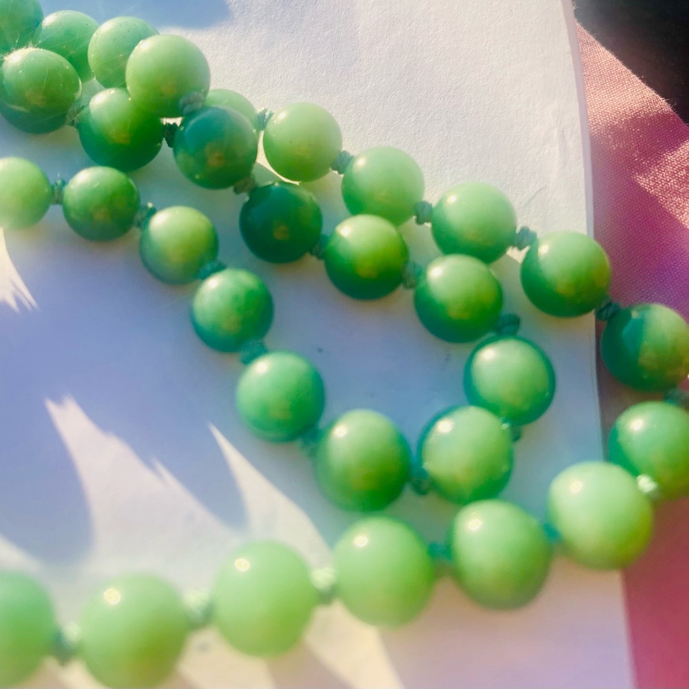 Graduated Jade Knotted Jadeite